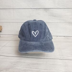 NWOT Women's‎ Vintage Embroidered Heart Baseball Hat